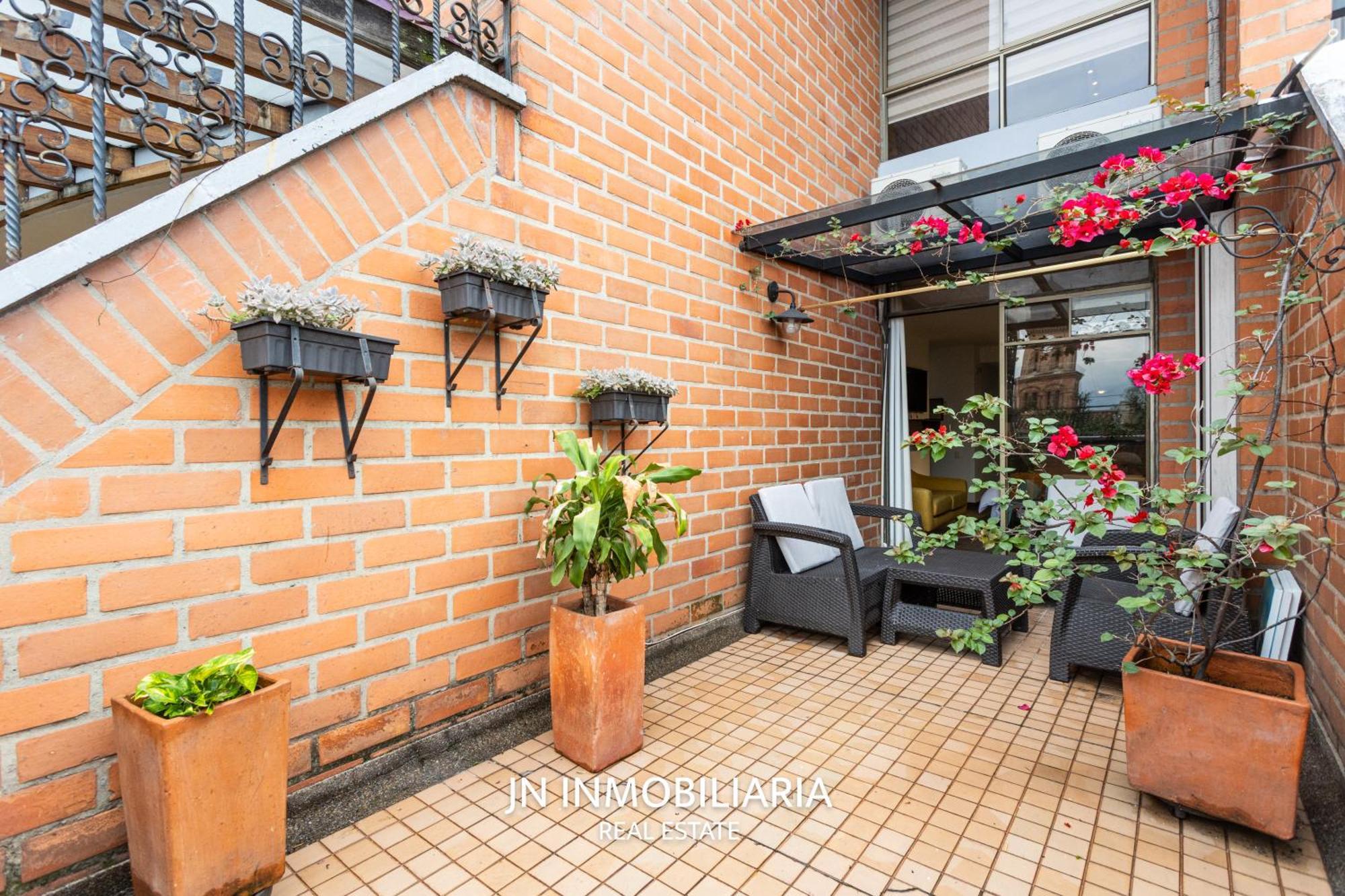 Park 42 Apartasuites Medellín Buitenkant foto